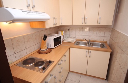 Zaboric Apartment | Two bedroom apartment near beach Žaborić, Šibenik (A-6097-b)