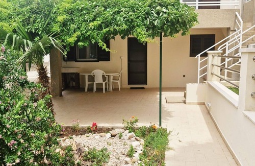 Zaboric Apartment | Two bedroom apartment near beach Žaborić, Šibenik (A-6097-b)