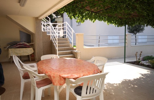 Zaboric Apartment | Two bedroom apartment near beach Žaborić, Šibenik (A-6097-b)