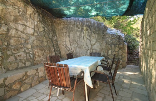 Bogomolje Apartment | Two bedroom apartment near beach Cove Mala Pogorila, Hvar (A-8953-a)