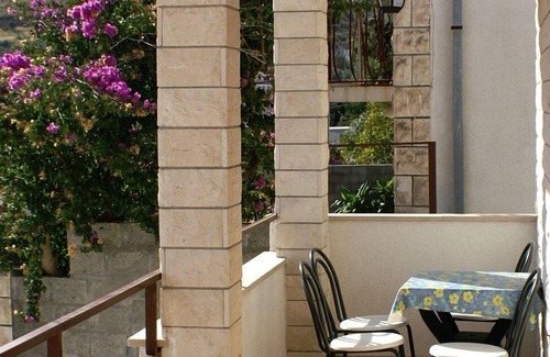 Sutivan Apartment | Two bedroom apartment with terrace and sea view Sutivan, Brač (A-2846-b)