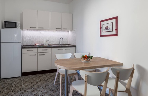 Mandre Apartment | Two bedroom apartment with terrace Mandre, Pag (A-6516-a)