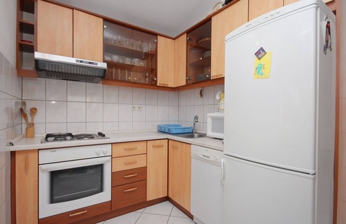 Pisak Apartment | Two bedroom apartment with balcony and sea view Pisak, Omiš (A-5975-e)