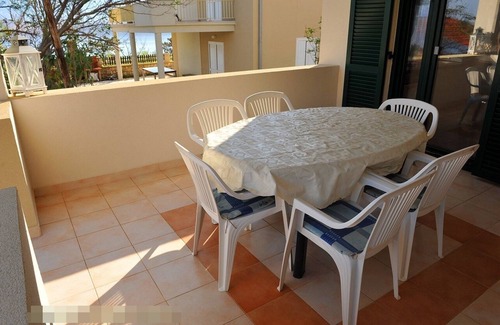 Bosana Apartment | Two bedroom apartment with terrace and sea view Bošana, Pag (A-22692-a)