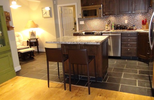 Grand Boulevard House | Two Bedroom Basement Suite - North Vancouver - West Vancouver