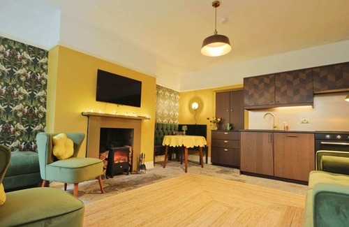 Clifton Apartment | Two Bedroom flat in Caledonia Place