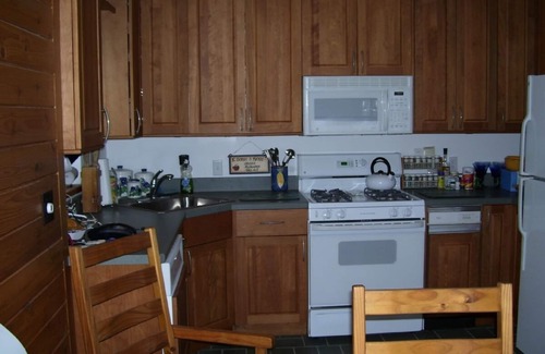 Poultney House | Two bedroom home on Northwest shore of Beautiful Lake St. Catherine with kayaks
