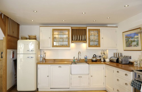 Topsham Cottage | Two Bedroom Waterside Cottage With Balcony And Magnificent Views Of The Estuary