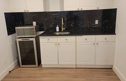 Sherwood Park Apartment | Two Bedrooms Modern Cozy Suite