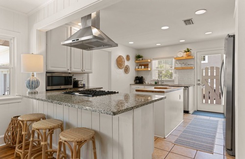 East Beach House | Two Houses together! East Beach, 6 bedrooms and Pool Big Family Ready