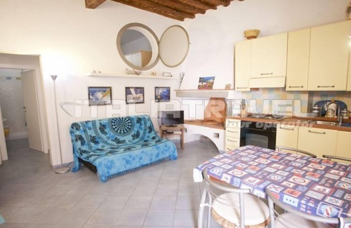 Portoferraio Old Town Apartment | Two-room apartment Piazza al Fico 2/4 Beds in the historic center of Portoferraio
