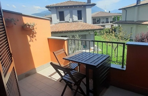 Raffa Apartment | Two-room apartment nestled in the greenery of Lake Garda, with swimming pool and garden