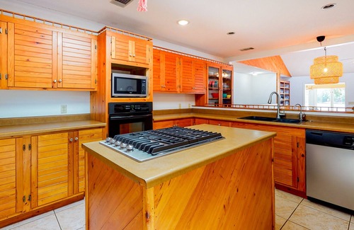 Prosperity House | Two-Story Dog-Friendly Home w/ Deck, Game Room, Free WiFi, Pellet Grill, & W/D