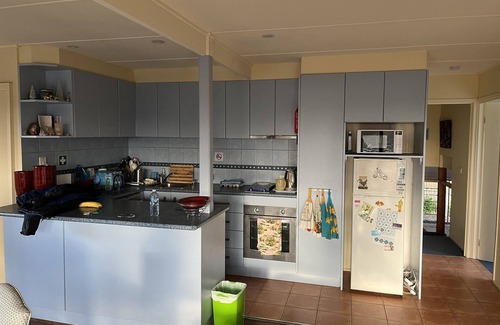 Cowes House | Two story, modern 70's, pet friendly, beach house. Close to track & beach(300m)