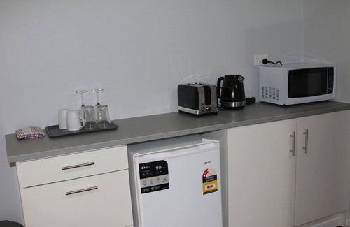 Torquay Apartment | TwoSingle Bed Studio Apartment in HerveyBay