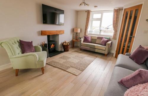 Llanfaelog House | Ty Bach