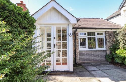 Dyserth House | Ty Cerrig