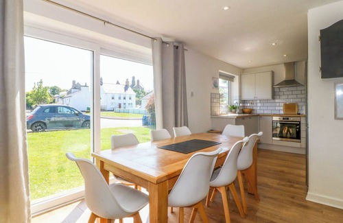 Llanbedrog Cottage | TY GOLAU, pet friendly, country holiday cottage in Llanbedrog