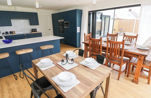 Houghton Cottage | TY LANDSKER, pet friendly, luxury holiday cottage in Neyland