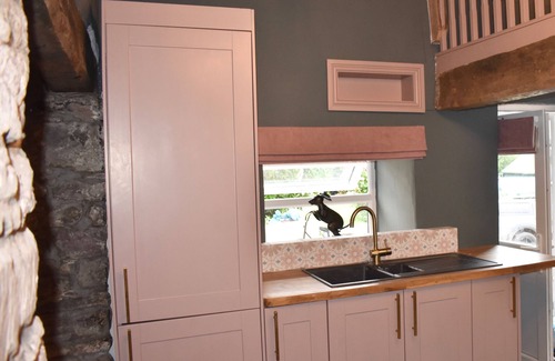Llanybri Cottage | Ty Llaeth 2-Bed Cottage, Sleeps 4, Pet Friendly