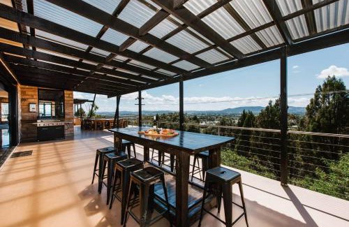 Central Mudgee House | 'Tyalla Lodge' Unique Luxe Design in the Mountains