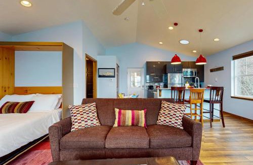 Camano Island House | Tyee Shoreline Retreat B