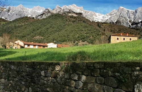 San Pelayo Cottage | TYPICAL MOUNTAIN HOUSE IN PICOS DE EUROPA (POTES) WITH PRIVATE GARDEN