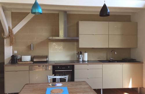 Messanges House | Typical regional house, fully and tastefully renovated with old bricks and beams, very sunny surrounded by old trees & vinyards, close to huge beaches & golf courses.