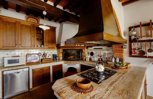 Torrita di Siena Villa | Typical villa with private swimming pool with panoramic view over the village of Torrita di Siena. S