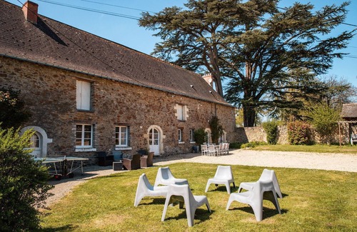 Longuefuye Cottage | Typically Angevine farmhouse, heated pool