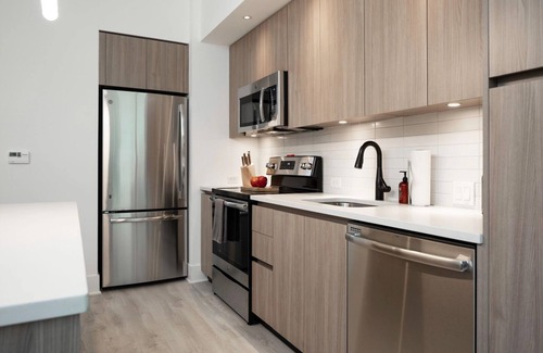 Tysons Apartment | Tysons Corner - Greensboro Metro - Entire 1BR Luxury Condo
