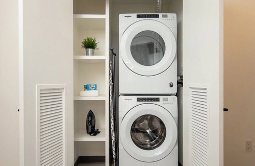 Tysons Apartment | Tysons Corner - Greensboro Metro - Entire 1BR Luxury Condo