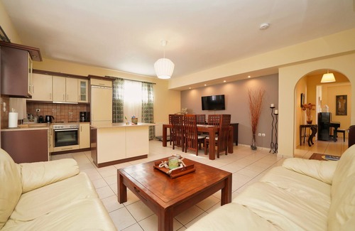 Ermionida House | Tzofas Apartment the perfect holiday rental in Ermioni
