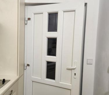 Trnov Apartment | U lesa