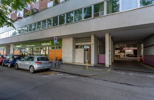 Udine Apartment | Udine Viale Venezia Huge Red Apartment