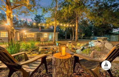 Eustis House | Uhost AI - 4BR Pet-Friendly Retreat w Firepit