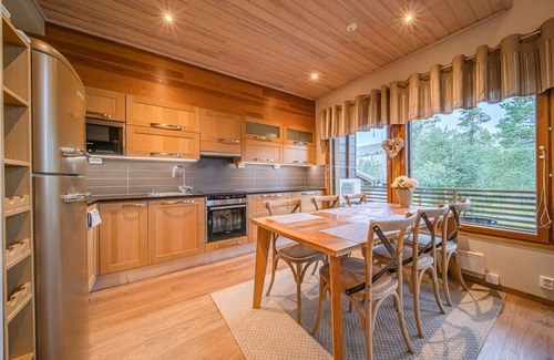 Sirkka Villa | Ulkuvilla by Aavalevi Holidays
