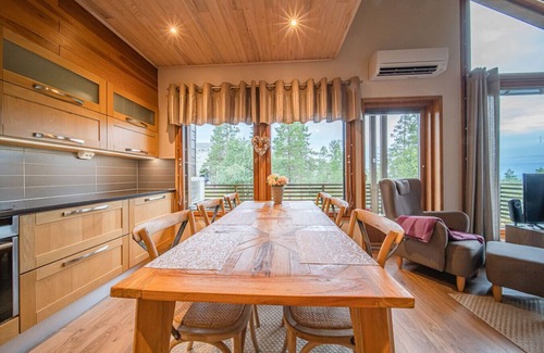 Sirkka Villa | Ulkuvilla by Aavalevi Holidays