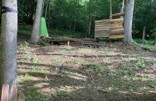 Turtletown RV Rental | Ultimate Glamping in the mountains of Tennessee Pet and Kid Friendly with games