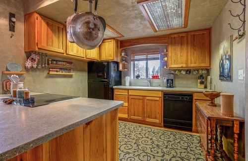 Parks House | Ultra-Charming, One-of-a-kind,Treasure! Central to Key Attractions! Magical