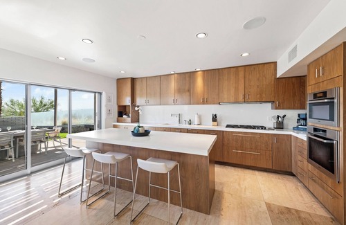 Little Tuscany House | Ultra Luxe Spa-Like Mid-Century Mod Haven- Pool, Spa, Views & More 3BD, 3BTH