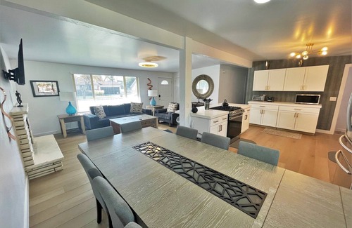 Millcreek House | Ultra Modern 7-bedroom House in a Quiet Neighborhood