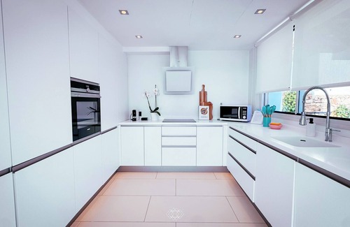 Puig Manya Villa | Ultra-Modern "All White" Luxury Villa/Rooftop/Sea View/Breathtaking Sunset