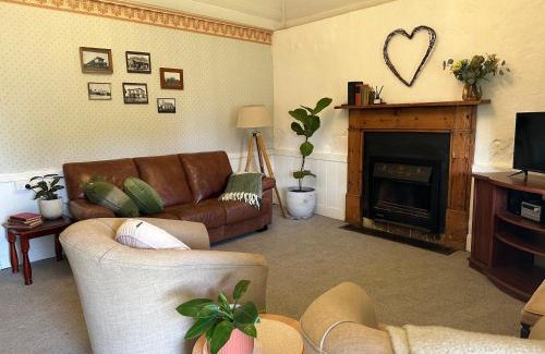 Penola House | Ulva Cottage - Historical BnB