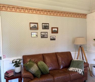 Penola House | Ulva Cottage - Historical BnB