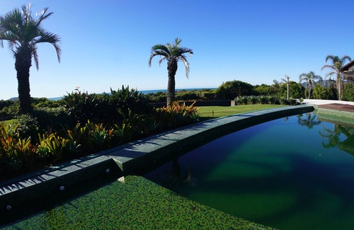 Morro das Pedras House | Uma Mansão em Frente a Praia que Permitira o Descanso e Contato com a Natureza