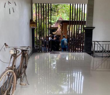 Undisan House | Umah Saren Homestay