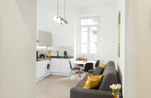 Calvairate Apartment | Umbria Klimt Suite - Near Fondazione Prada