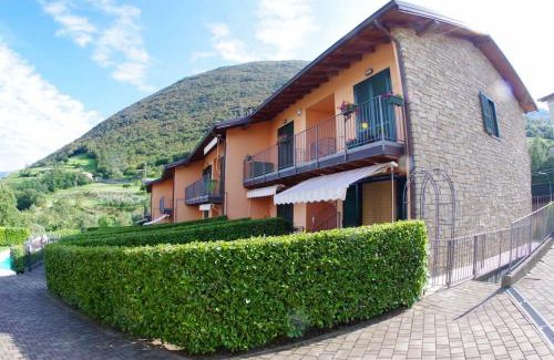 Tavernola Apartment | Un Angolo di Relax