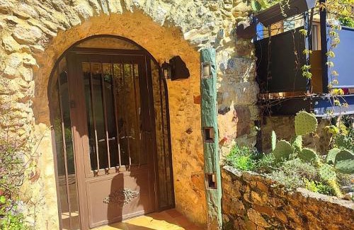 La Capelle-et-Masmolene House | un pied dans la forêt